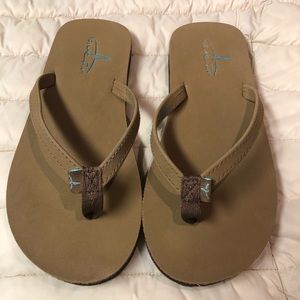 Blue Fin girls flip flops